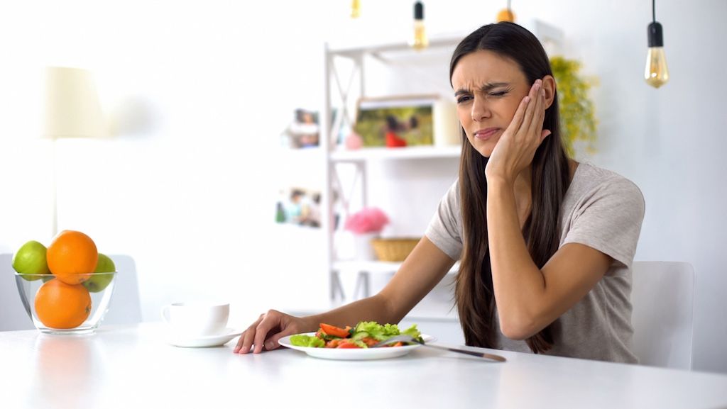 When Can I Eat Salad After a Tooth Extraction?